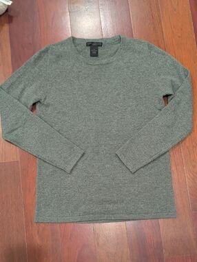 Preswick & Moore Gray Olive Crew Neck Cashmere Sweater